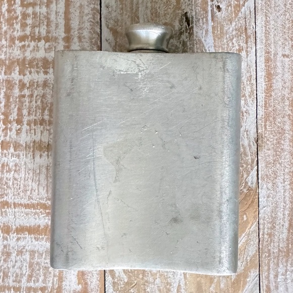 🥃Vintage Pewter ‘Angela’ Flask by Selwin🥃 - Picture 3 of 9